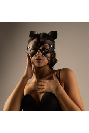 Черная кожаная маска-шлем с маленькими ушками (Crazy Handmade CH-6310)